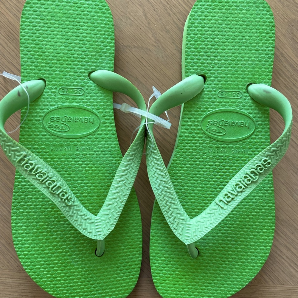 NWOT Havaianas Top Flip flops Lime Green 35-36 (US 4/5) 9’’